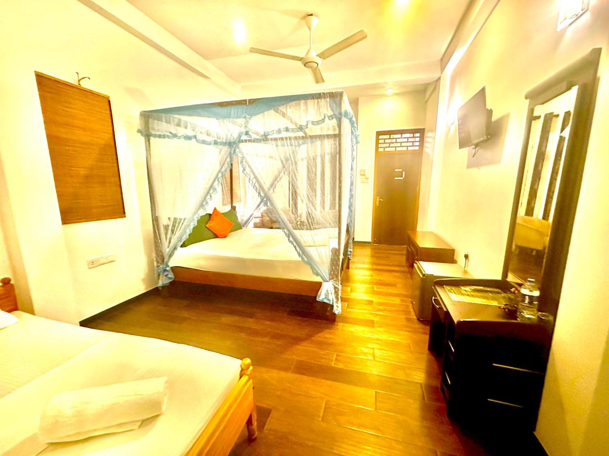 St Claire'S Green Negombo Hotel & Hostels Bagian luar foto